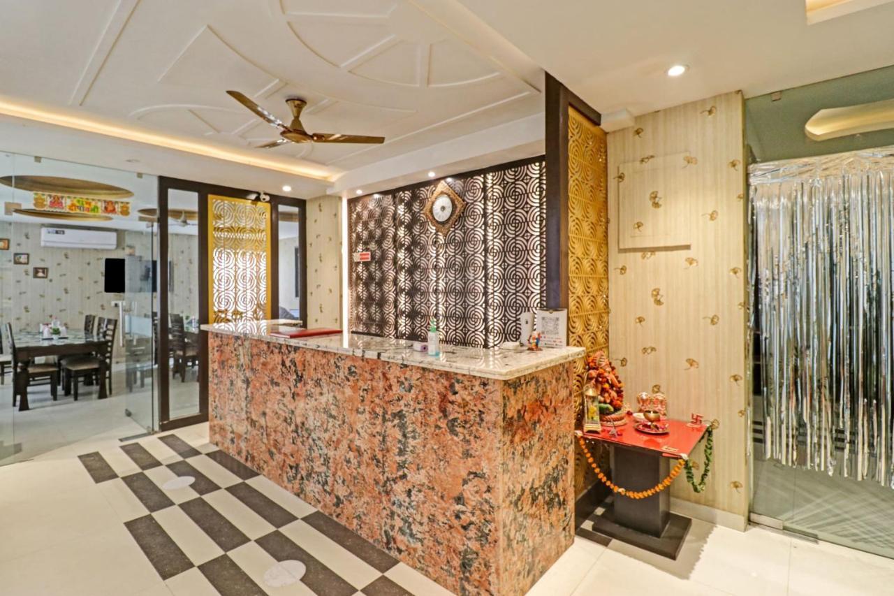Oyo 23368 Boutique Hotel Paragon Nueva Delhi Exterior foto
