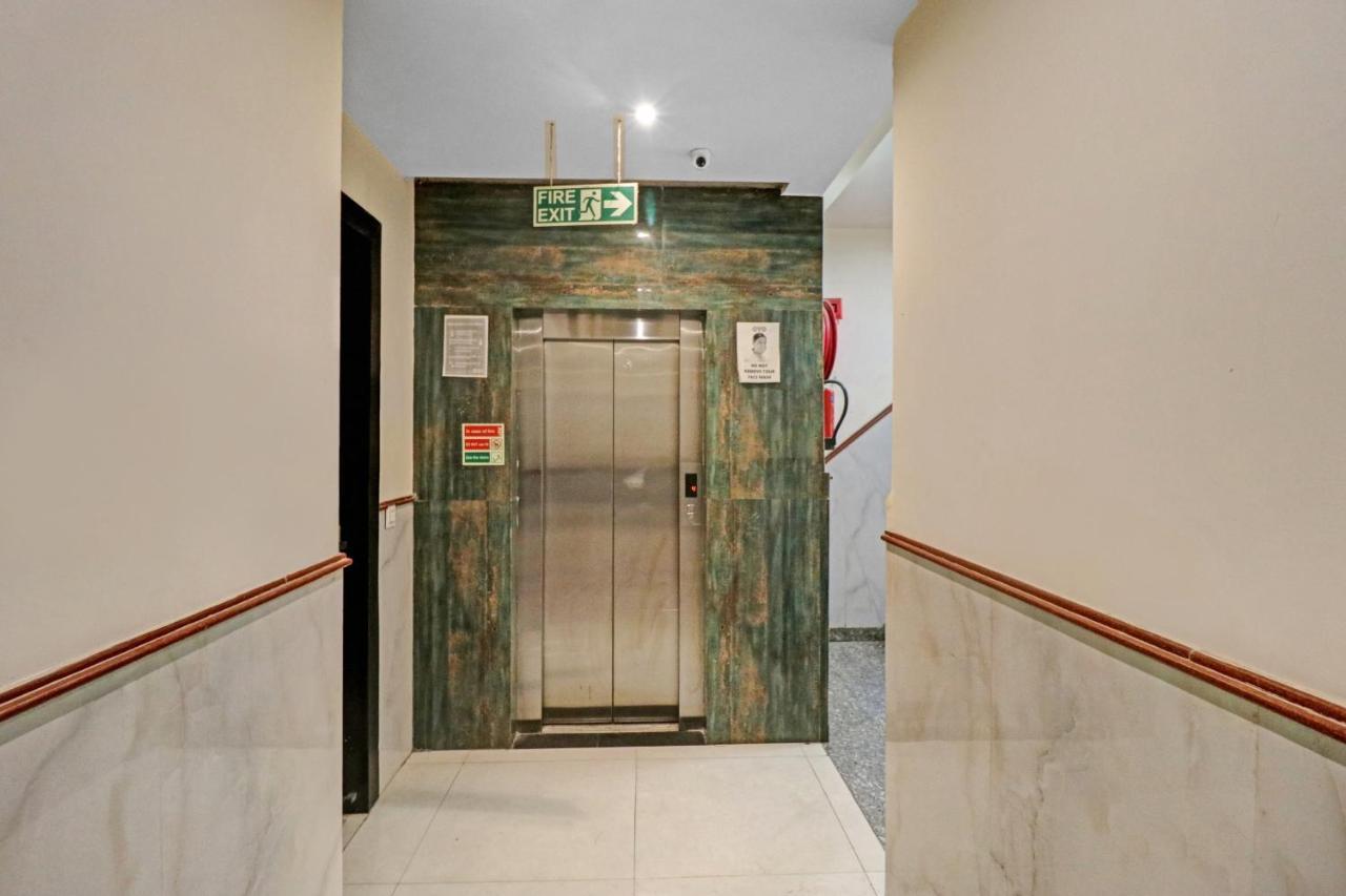 Oyo 23368 Boutique Hotel Paragon Nueva Delhi Exterior foto
