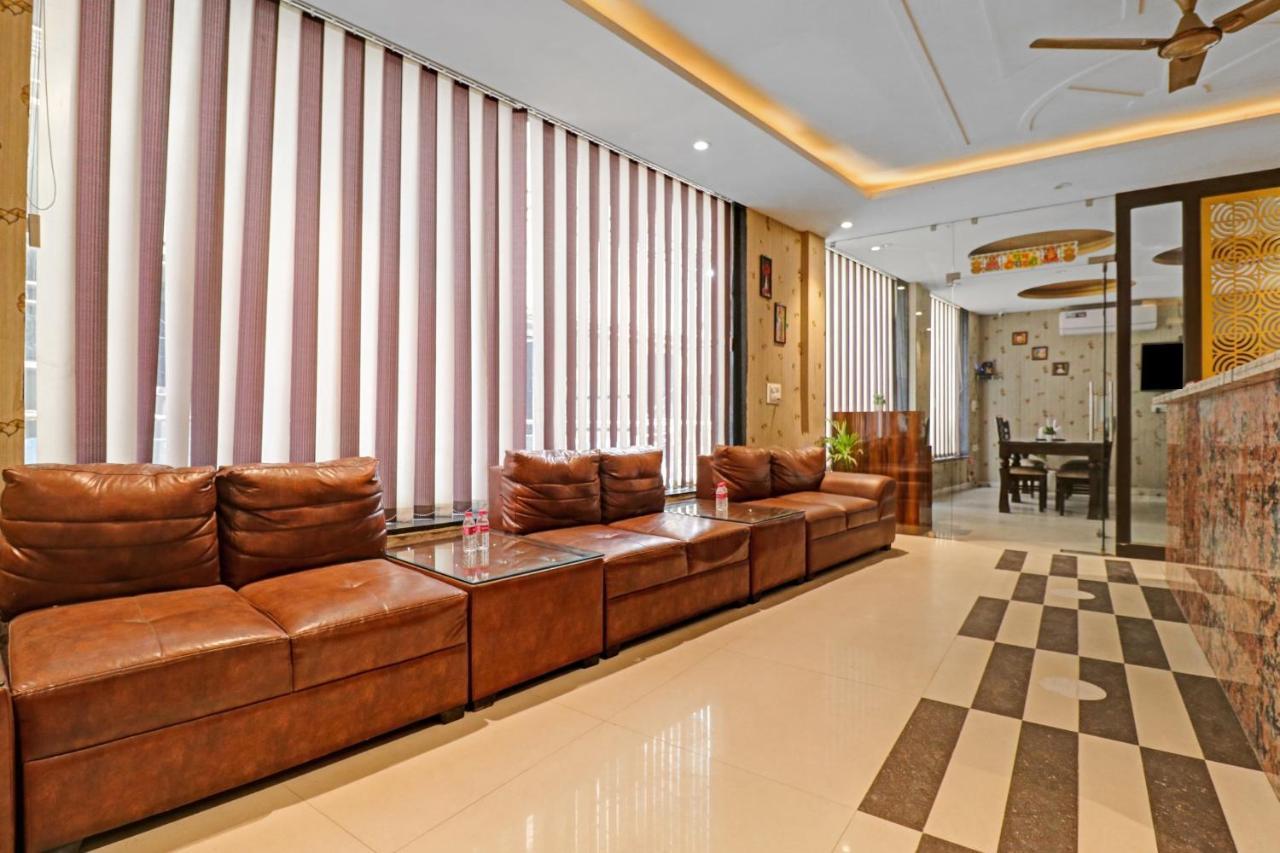 Oyo 23368 Boutique Hotel Paragon Nueva Delhi Exterior foto
