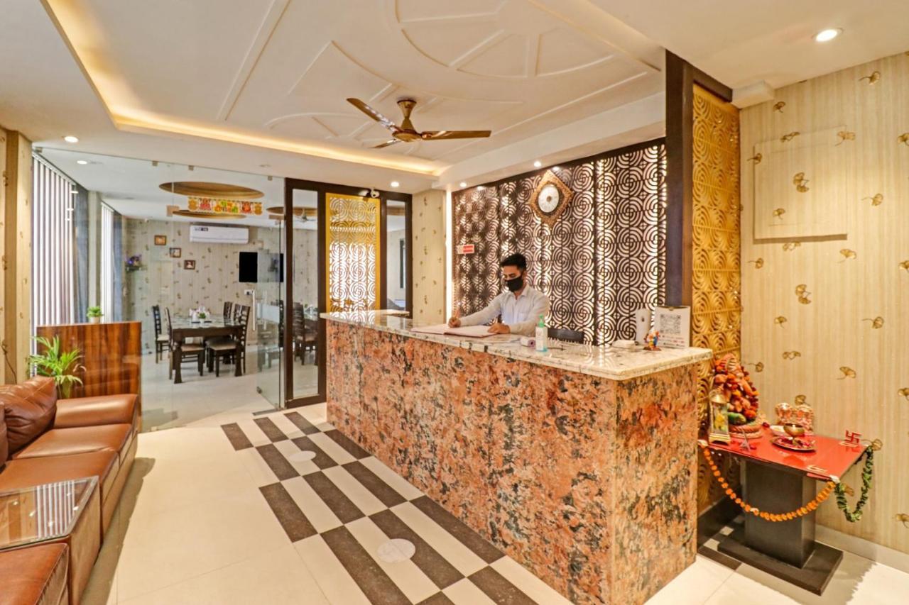 Oyo 23368 Boutique Hotel Paragon Nueva Delhi Exterior foto